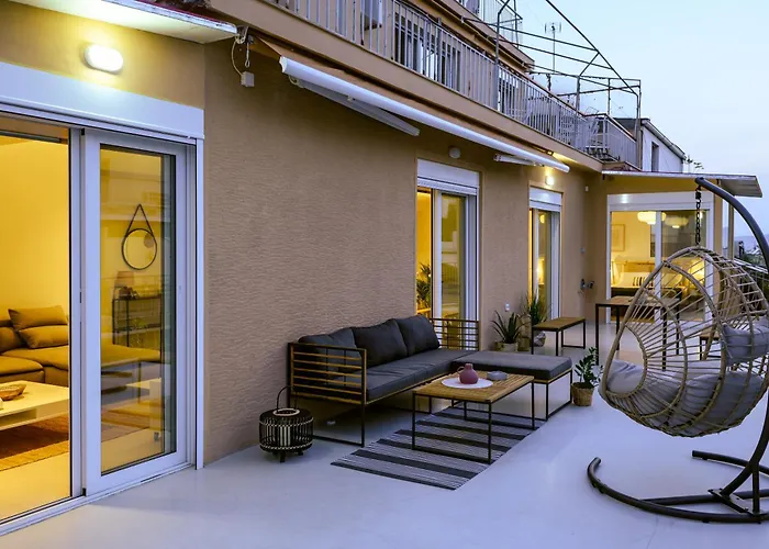 The H Experience - Urban 2Bd Rooftop Athens Center